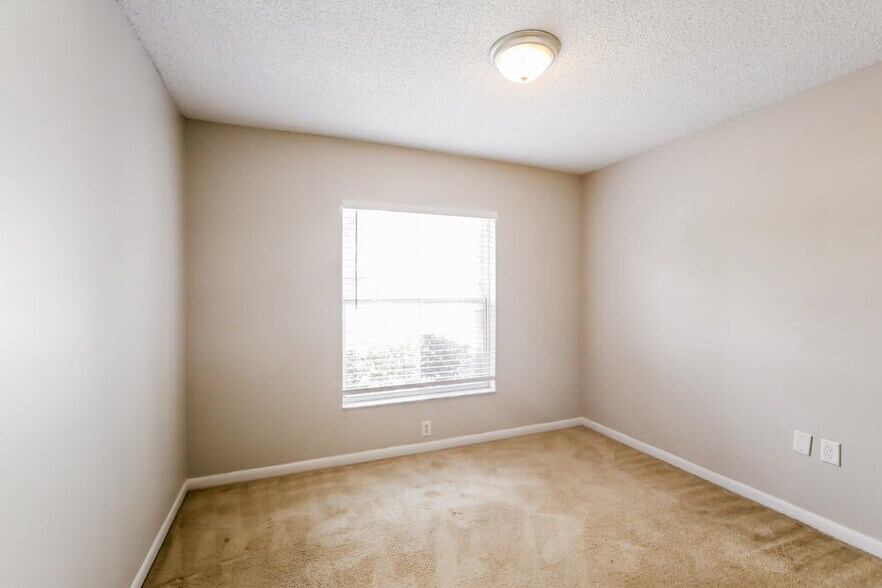 Building Photo - 4430 SW 72nd Way