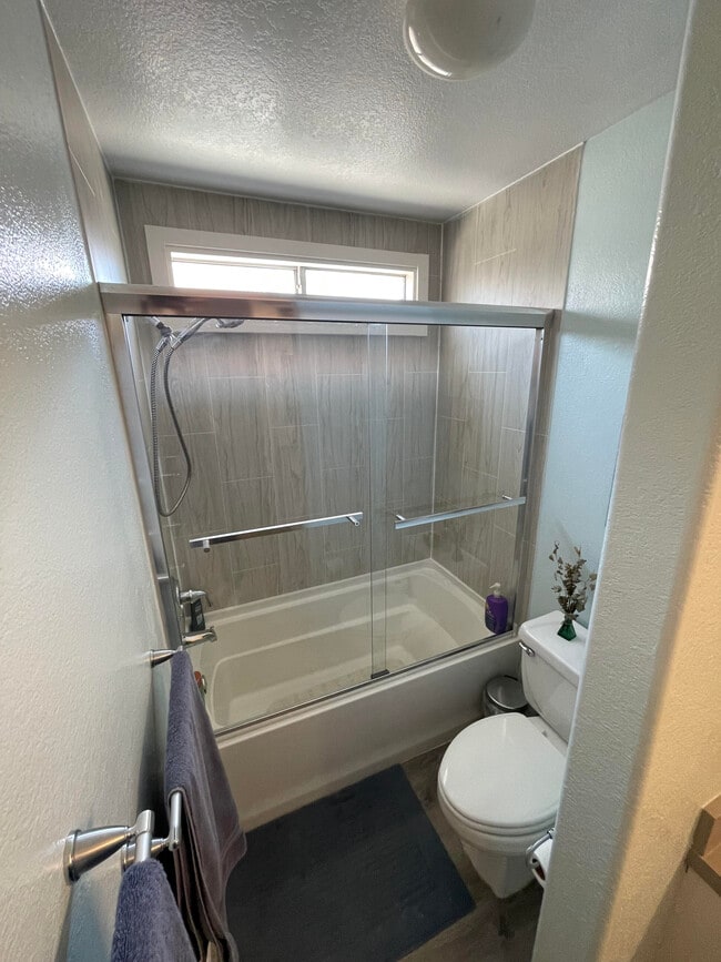Bathroom 2 - 81329 Avenida Coyote