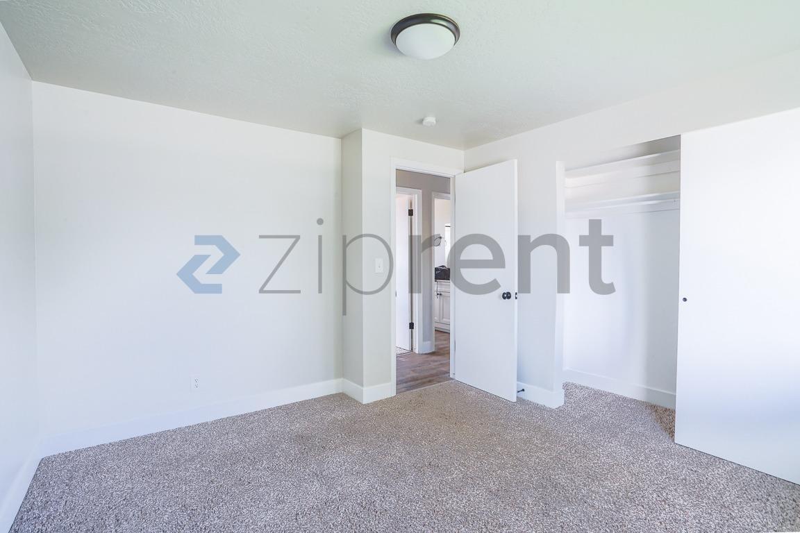 Building Photo - Unit Unit A