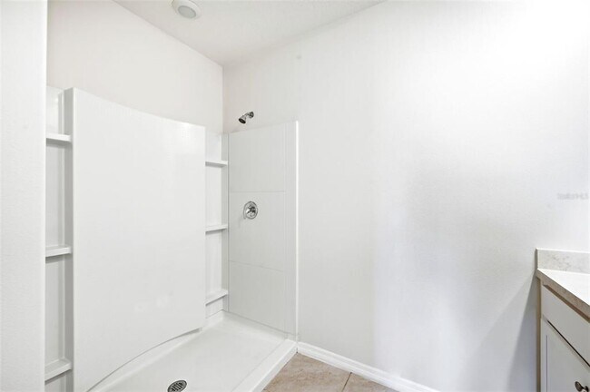 Building Photo - 2725 Dumont Ln