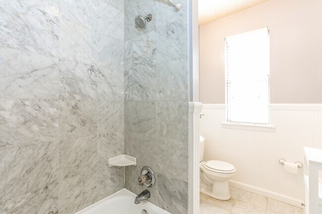 Building Photo - 1401 Columbia Rd NW