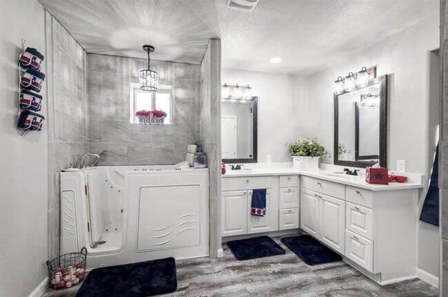 Building Photo - 7027 FM971