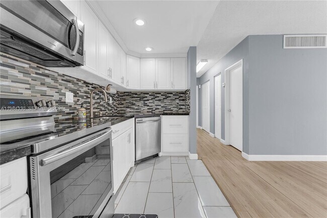 Building Photo - 4540 NW 79th Ave