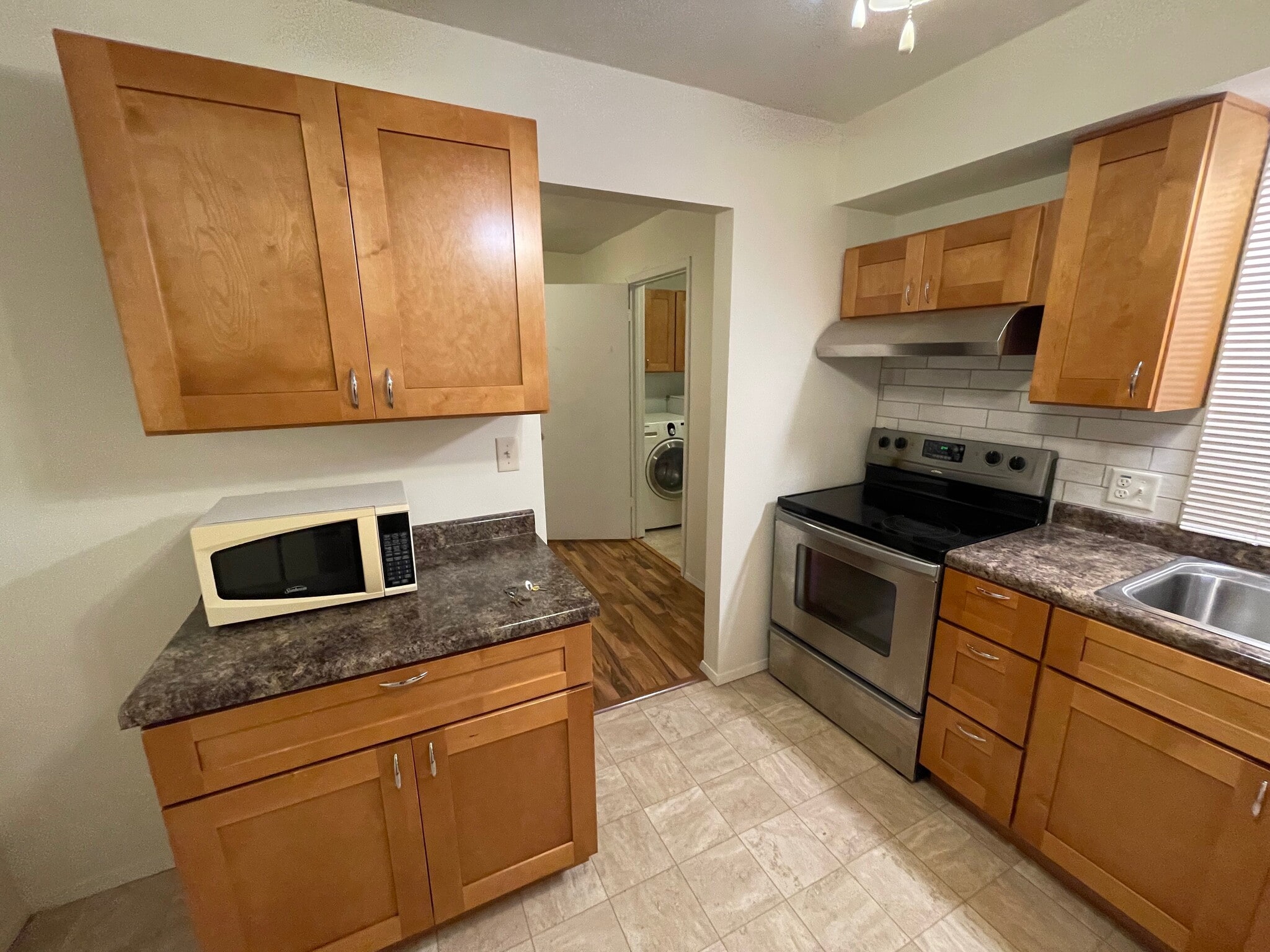 Kitchen - 806 Crescent Dr