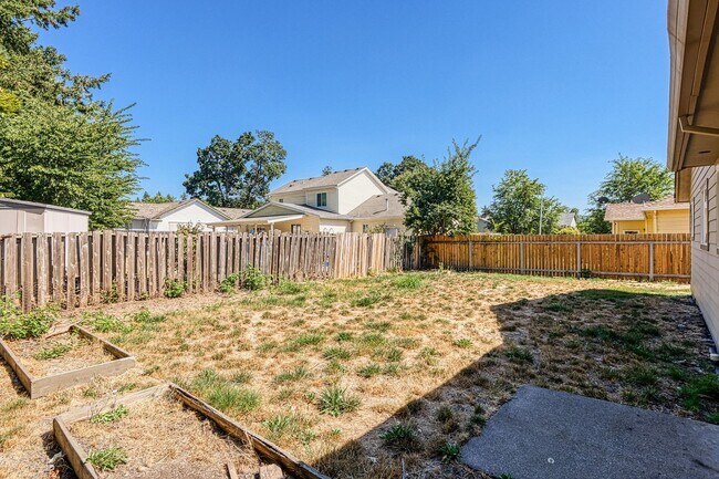 Building Photo - Single Family Ranch in Silverton