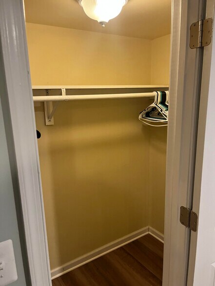 master bedroom walk in closet - 2525 Wendover Rd