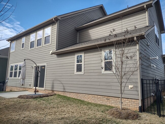 Building Photo - Beautiful home located in the Millbridge C...