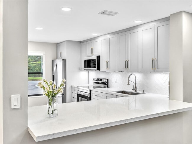 Building Photo - 1381 NW 99th Ave