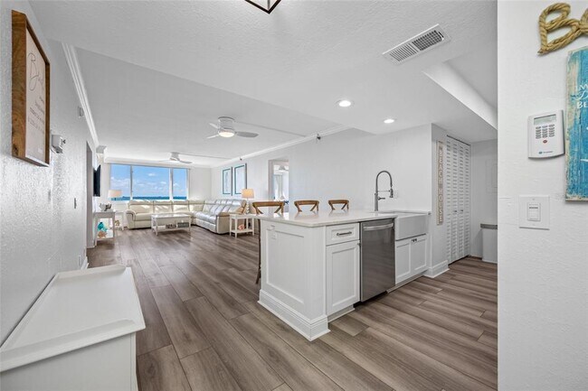 Building Photo - 6372 Palma Del Mar Blvd S