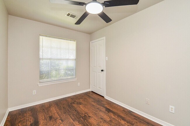Building Photo - 6146 Rocky Nook Dr