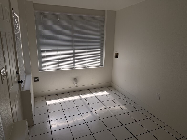 Laundry area - 4825 Burgundy Ln