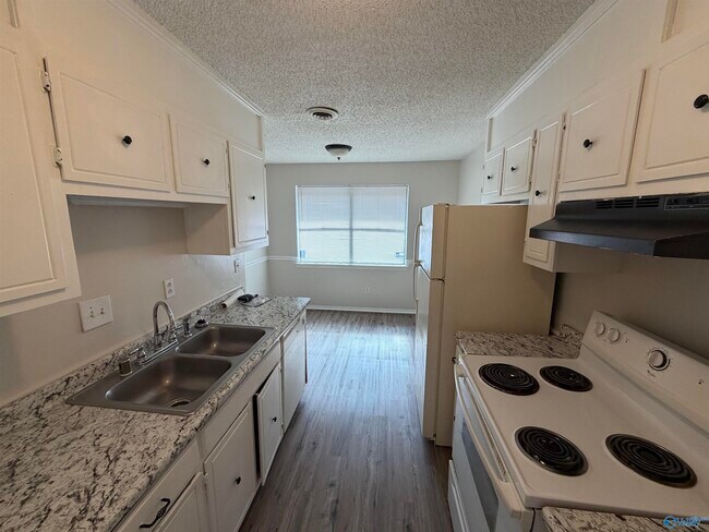 Building Photo - 12326 Chicamauga Trail SE