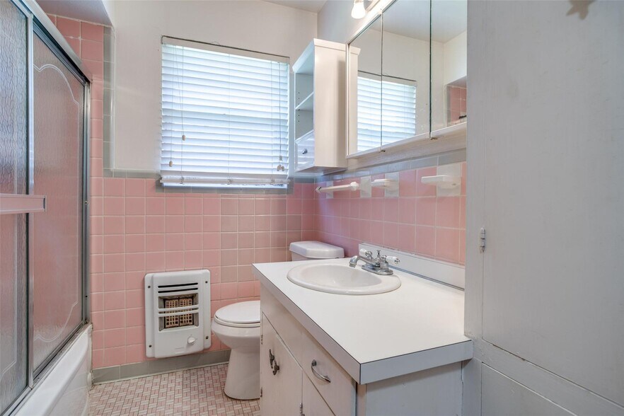 Building Photo - 3724 Almazan Dr