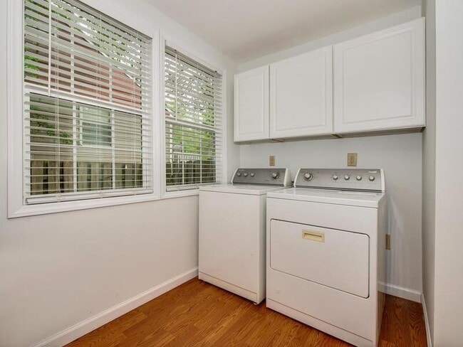 Building Photo - 5113 Valley Stream Rd