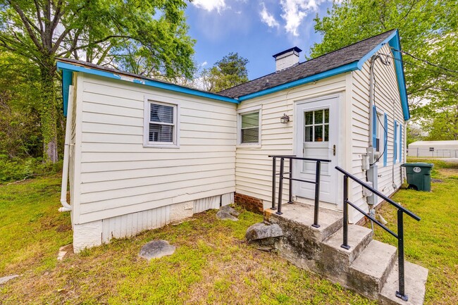 Building Photo - Super cute, 3 bedroom 1 bath in Chester!