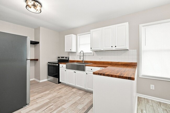 Building Photo - 846-848 Reinhard Ave