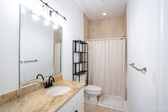 Building Photo - 21 S 5th St