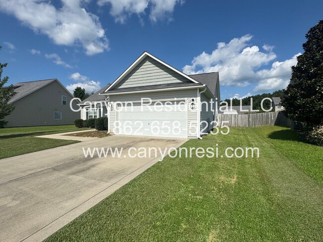 Building Photo - 567 Broad Dr
