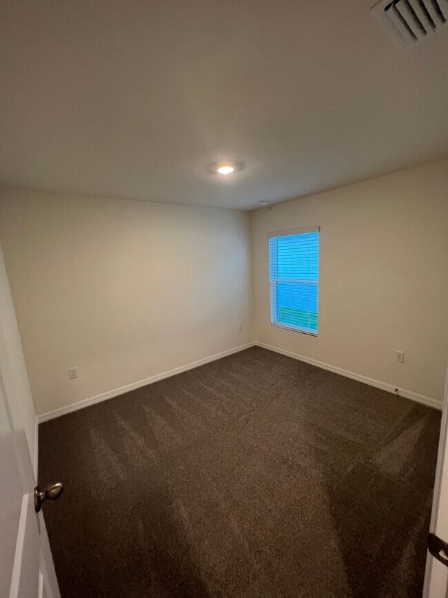 Building Photo - 415 Sunlit Coral St