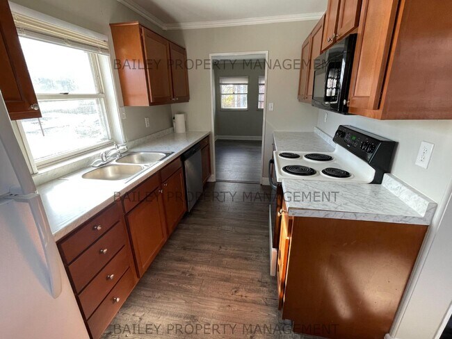 Building Photo - 1661 Richmond Dr