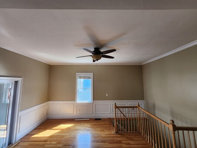 Building Photo - Bi Level Rehabbed 2 Bd 2 Bath With Laundry...