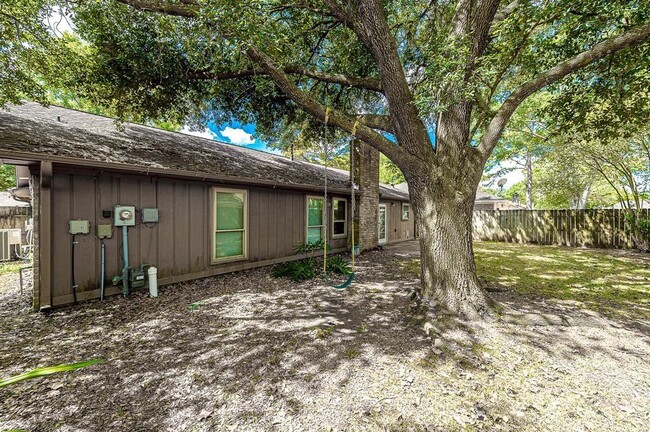 Building Photo - 15702 Pagehurst Dr