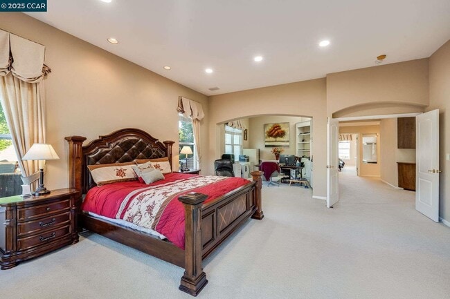 Building Photo - 1105 Peacock Creek Dr