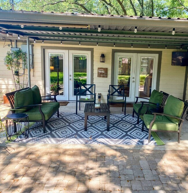 Building Photo - 4111 Hill Oak Dr