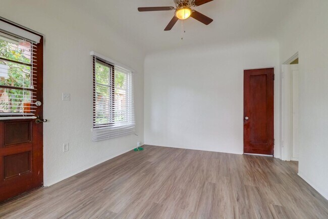 Building Photo - Charming 1-Bedroom Apartment in Bankers Hill!
