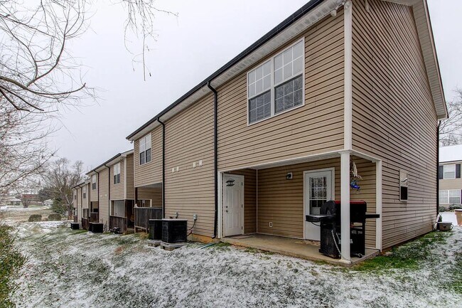 Building Photo - 4755 Forest Landing Way