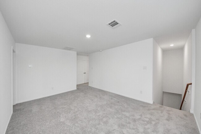 Building Photo - 3073 Fantasy Ter Dr