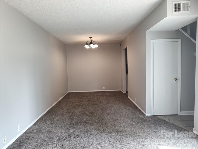 Building Photo - 7001 Stonington Ln