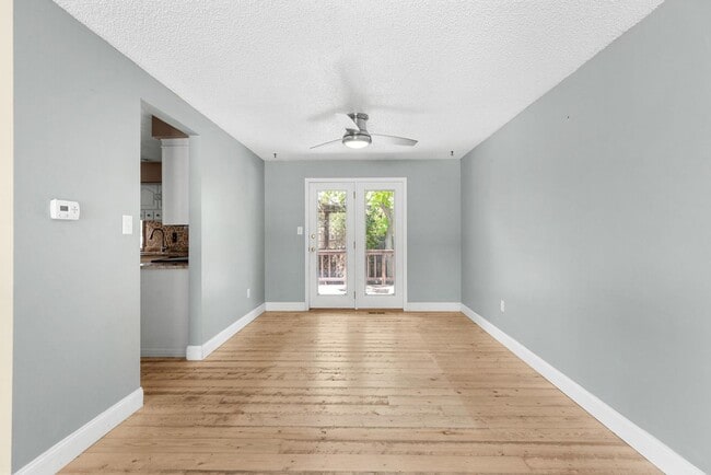 Building Photo - Available NOW! 3 Bedroom 1 Bath Beautiful Home in Arvada!