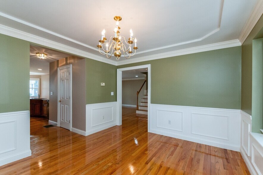 Building Photo - 232 Pearl St