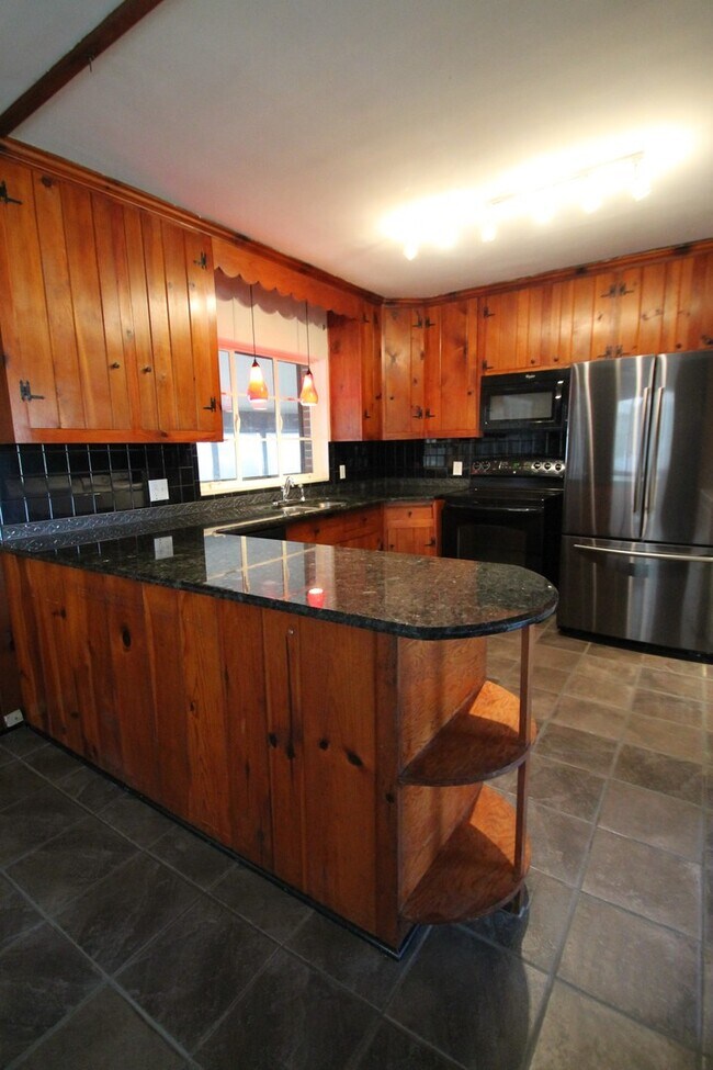 Building Photo - 2845 Blaney Rd