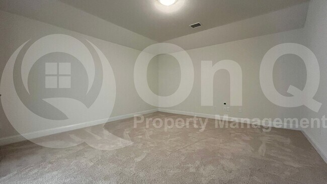 Building Photo - 333 ELK Dr