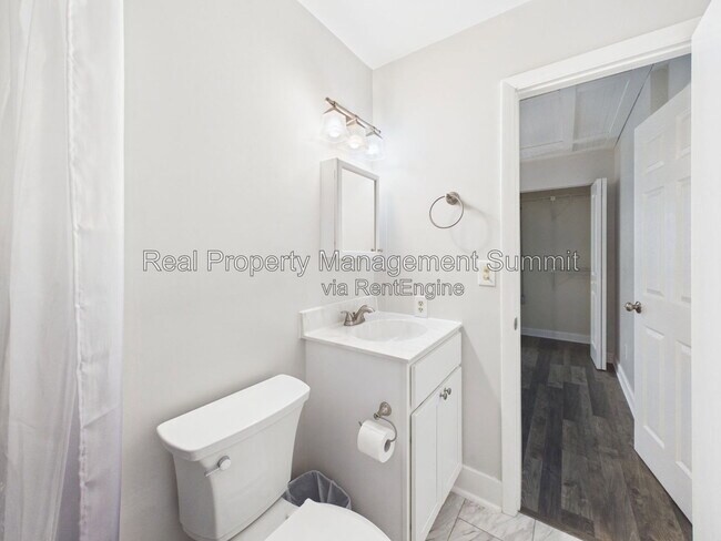 Building Photo - 1336 Hunters Rd
