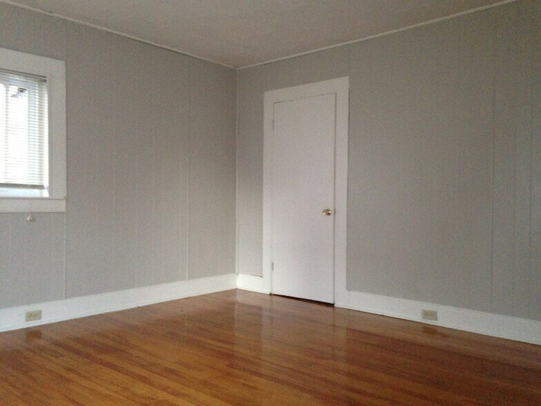 Secondary Bedroom - Unoccupied - 91 Sagamore St
