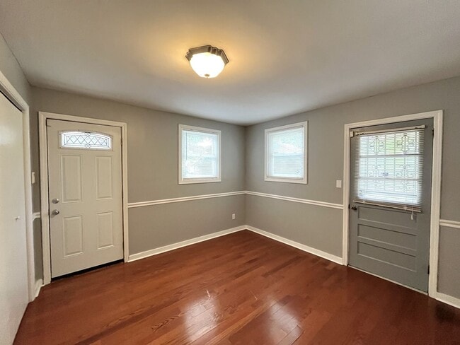 Building Photo - Prime East Nashville Living!