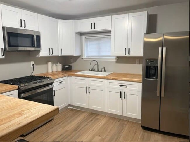 Building Photo - 421 Perkins Ave