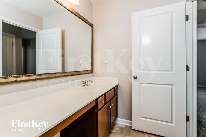 Building Photo - 328 Drayton Pl Dr