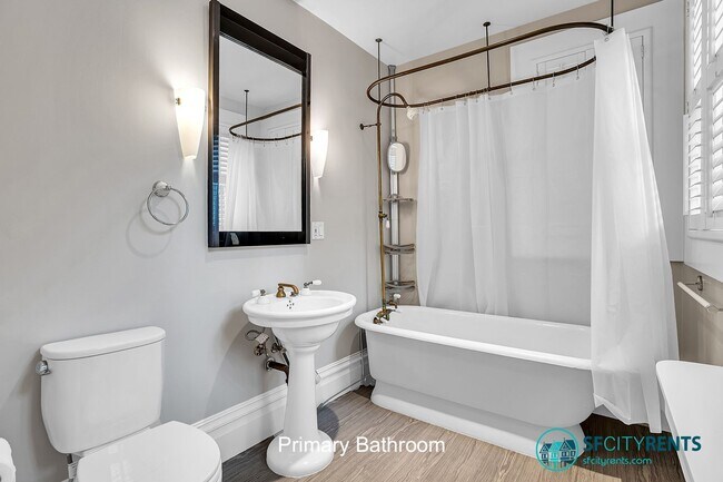 Building Photo - Sun-filled Presidio Heights Residence w/ Private Deck, Hot Tub & Garage Parking