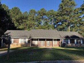 Building Photo - 8483 Pineland Dr