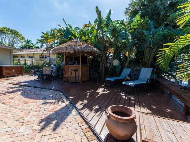 Building Photo - 2319 NE 16th Ave