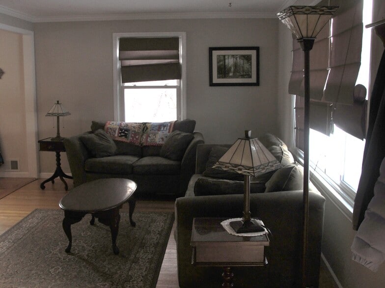 Building Photo - 131 Shelbourne Rd