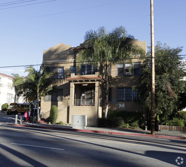 Building Photo - 5987 Franklin Ave