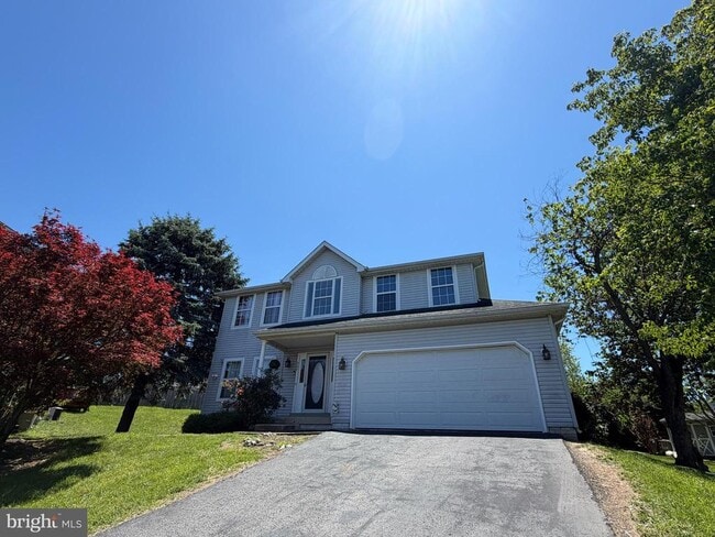 Building Photo - 407 Tamarack Cir