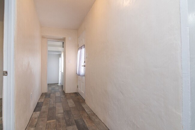 Building Photo - 728 Montez Pl