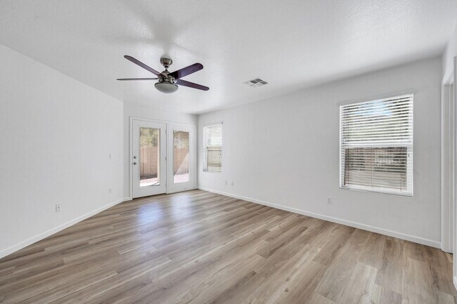 Building Photo - 1125 E Milada Dr