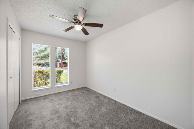 Building Photo - 1131 Rock Canyon Dr